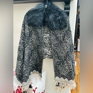NWOT Anthropologie Madison 88 Black Patterned Wrap with Faux Fur Collar OS